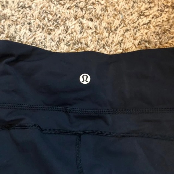LuLuLemon leggings size 6 - Picture 3 of 4